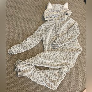 Girl Halloween snow leopard